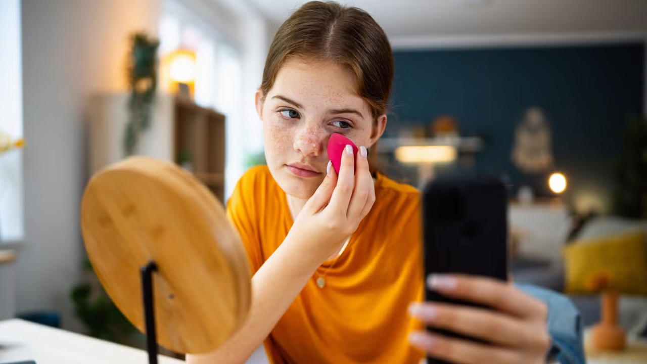 “Why Teens Should Avoid Complex TikTok Skincare Routines – Expert Advice”