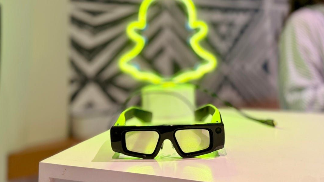 Snap’s AR Glasses Specs Arrive 2026—What to Expect