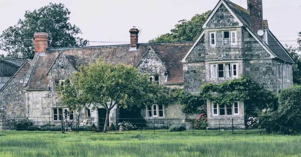 What You Should Know Before Buying an Older Home