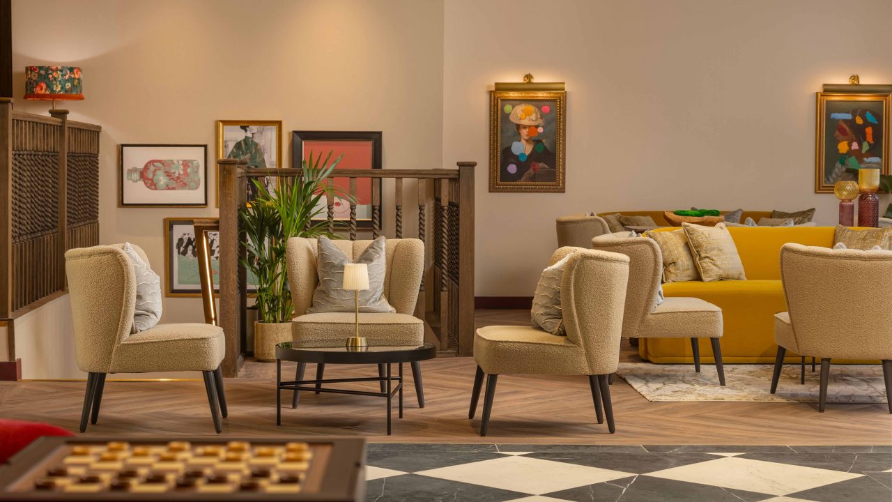 Hospitality Interior Designer: Modern Design Solutions for Commercial Spaces