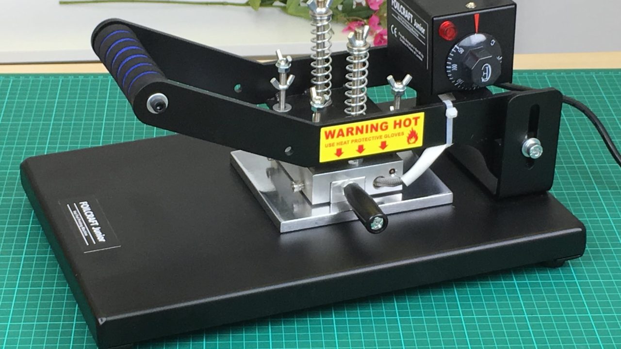 Choosing a Professional Hot Foil Printing Machine Supplier